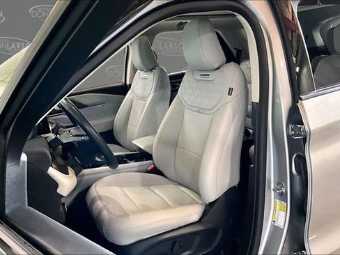 Used 2025 Ford Explorer Platinum w/ Ultimate Package AWD/4WD image 13