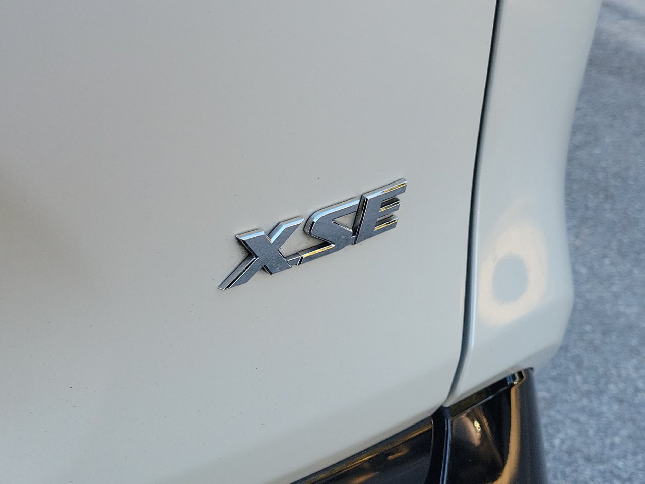 Used 2021 Toyota RAV4 XSE w/ Weather Package AWD/4WD image 7