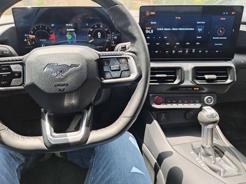 Used 2025 Ford Mustang Coupe RWD image 23