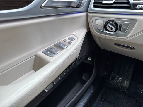 Used 2018 BMW 750i xDrive AWD/4WD image 43