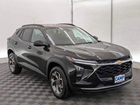 New 2026 Chevrolet Trax LT w/ Driver Confidence Package image 8