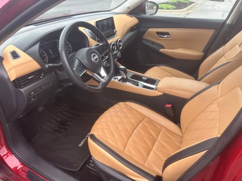 Used 2025 Nissan Sentra SV w/ SV Premium Package FWD image 13