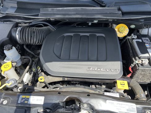 Used 2019 Dodge Grand Caravan GT w/ Safety Sphere Group FWD image 16
