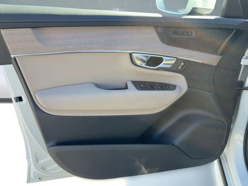 Certified 2025 Volvo XC90 B5 Plus image 20