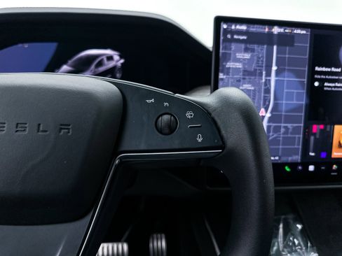 Used 2022 Tesla Model X image 31