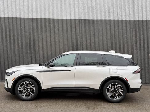 New 2026 Lincoln Nautilus Premier w/ Jet Appearance Package image 3