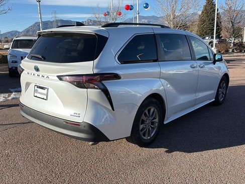 Used 2023 Toyota Sienna XLE image 30