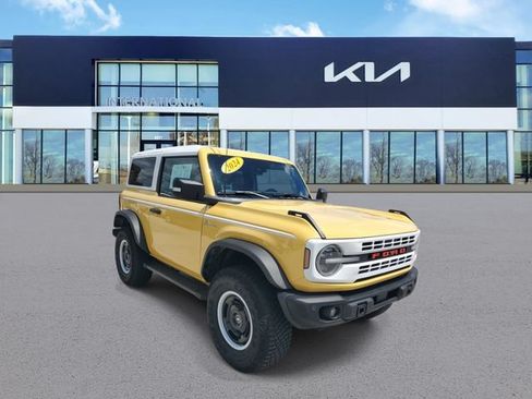 Used 2024 Ford Bronco Heritage Edition AWD/4WD image 2