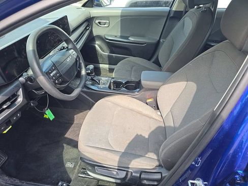 Used 2025 Kia K4 FWD image 3