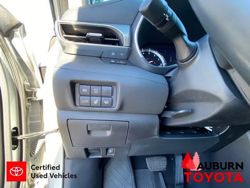 Certified 2020 Toyota Highlander Platinum AWD/4WD image 43