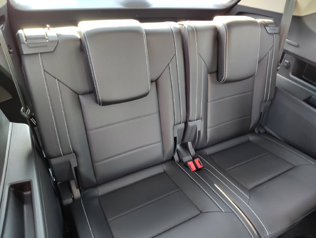 Used 2023 Volkswagen Atlas SEL R-Line AWD/4WD image 28
