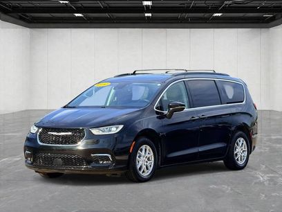 Used 2022 Chrysler Pacifica Touring-L