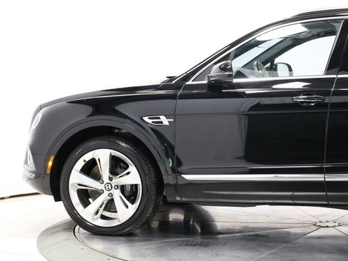 Used 2017 Bentley Bentayga AWD/4WD image 7