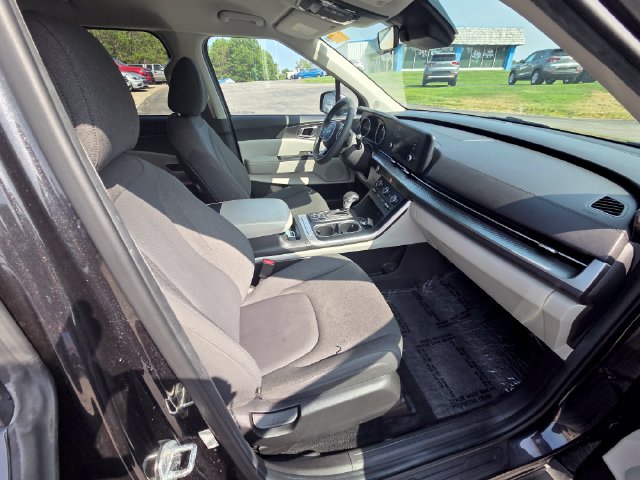 Used 2022 Kia Carnival LX FWD image 27