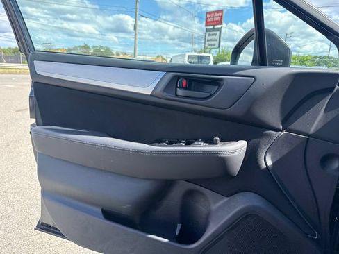 Used 2019 Subaru Outback 2.5i AWD/4WD image 13