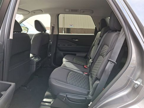 Used 2022 Nissan Pathfinder SV image 12