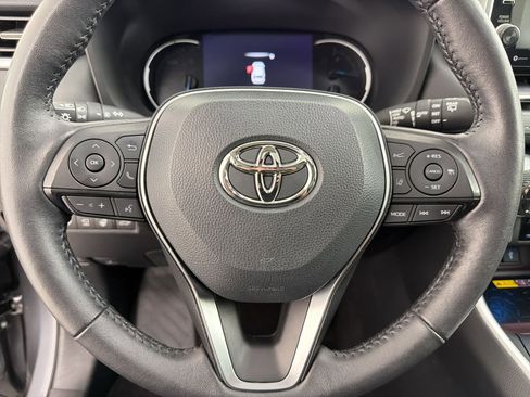 Used 2022 Toyota RAV4 Limited AWD/4WD image 17