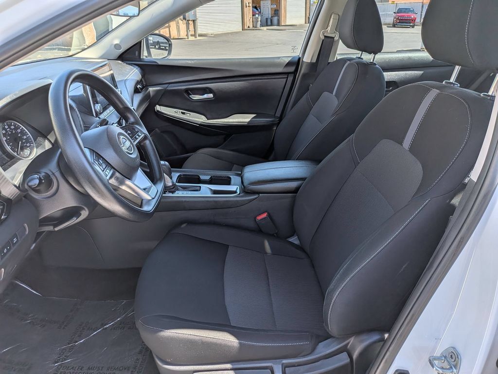 Used 2025 Nissan Sentra SV FWD image 15