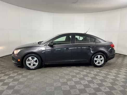 Used 2014 Chevrolet Cruze LT image 2