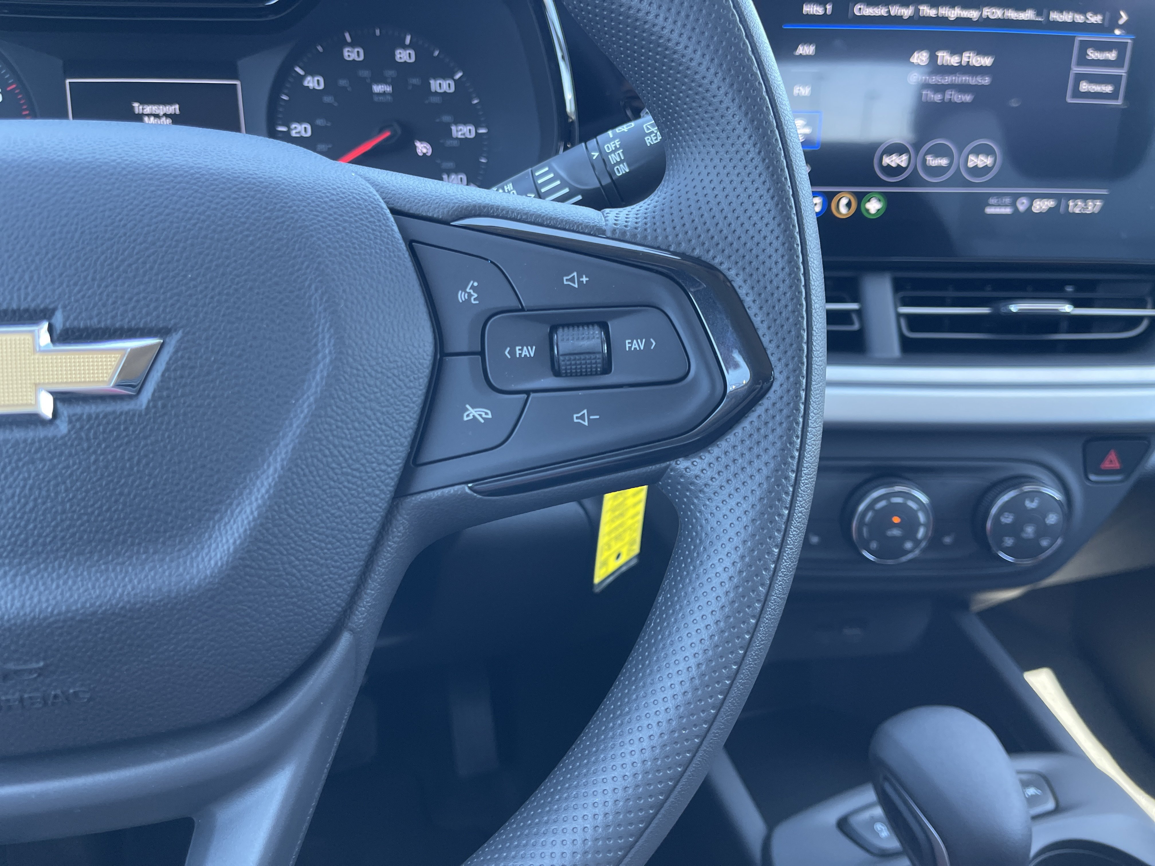 New 2026 Chevrolet Trax LS w/ LS Convenience Package FWD image 19