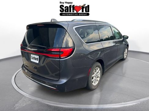 Used 2021 Chrysler Pacifica Touring-L w/ Uconnect Theater Family Group FWD image 15