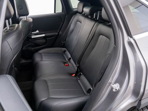 Used 2021 Mercedes-Benz GLA 250 4MATIC image 19