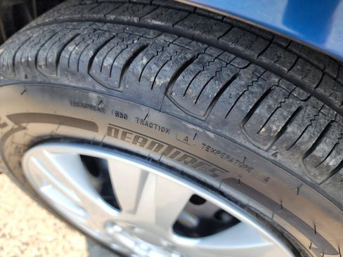 Used 2013 Honda Insight image 34