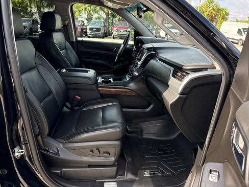 Used 2020 Chevrolet Suburban LT RWD image 25