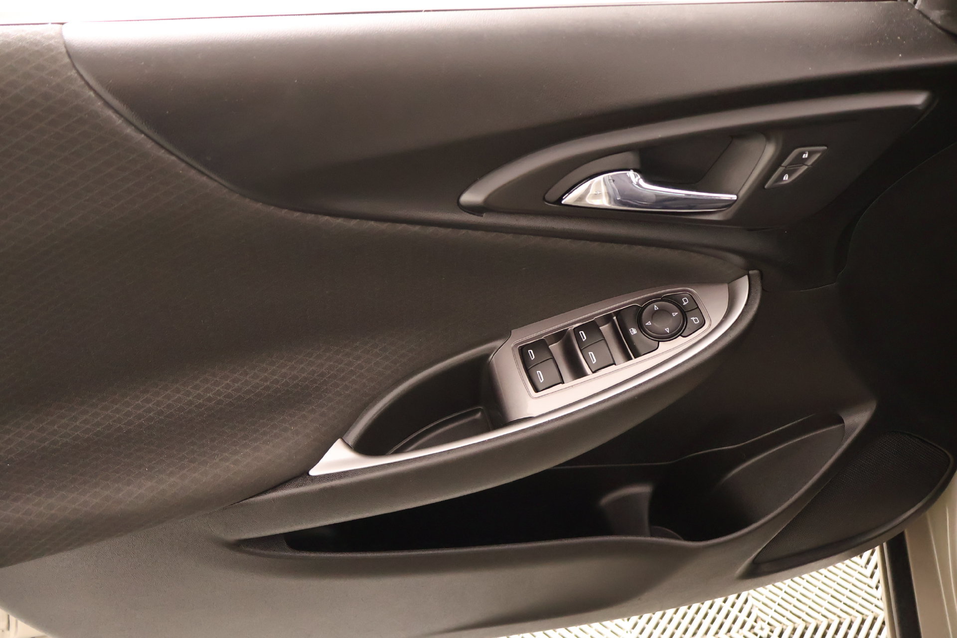 Used 2022 Chevrolet Malibu LS FWD image 14