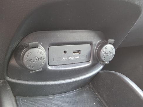 Used 2013 Kia Soul + FWD image 5