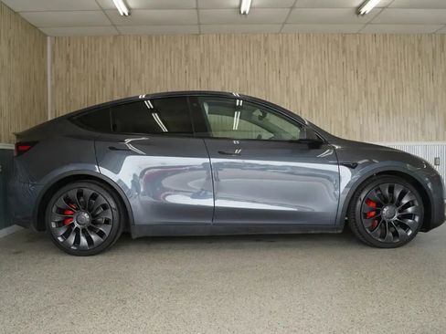 Used 2022 Tesla Model Y Performance AWD/4WD image 5