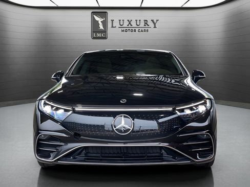 Used 2022 Mercedes-Benz EQS 580 4MATIC Sedan w/ Pinnacle Trim Package image 3