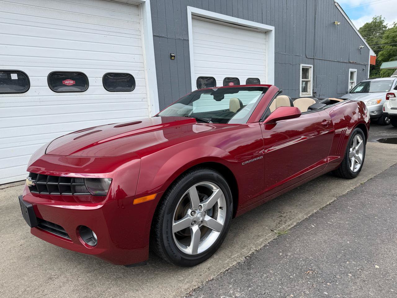 Used 2011 Chevrolet Camaro LT RWD image 9