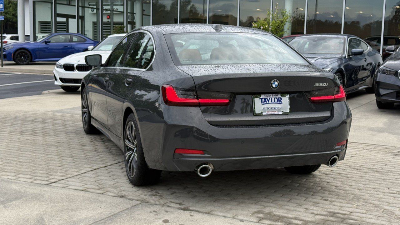 New 2026 BMW 330i Sedan w/ Premium Package RWD image 4