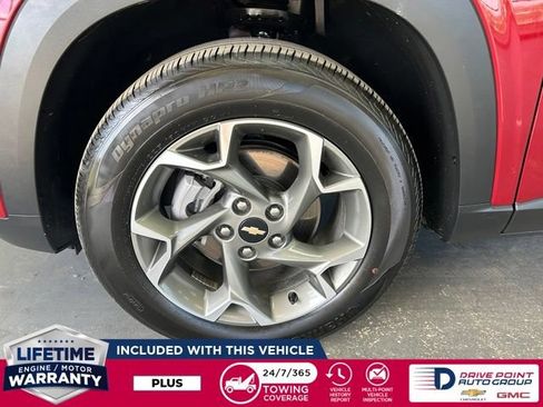 Used 2025 Chevrolet Trax LT FWD image 10