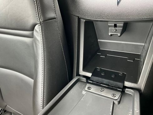 Used 2009 Pontiac Solstice Coupe w/ Premium Package image 44