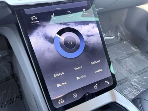 Used 2025 Lucid Air Touring image 87
