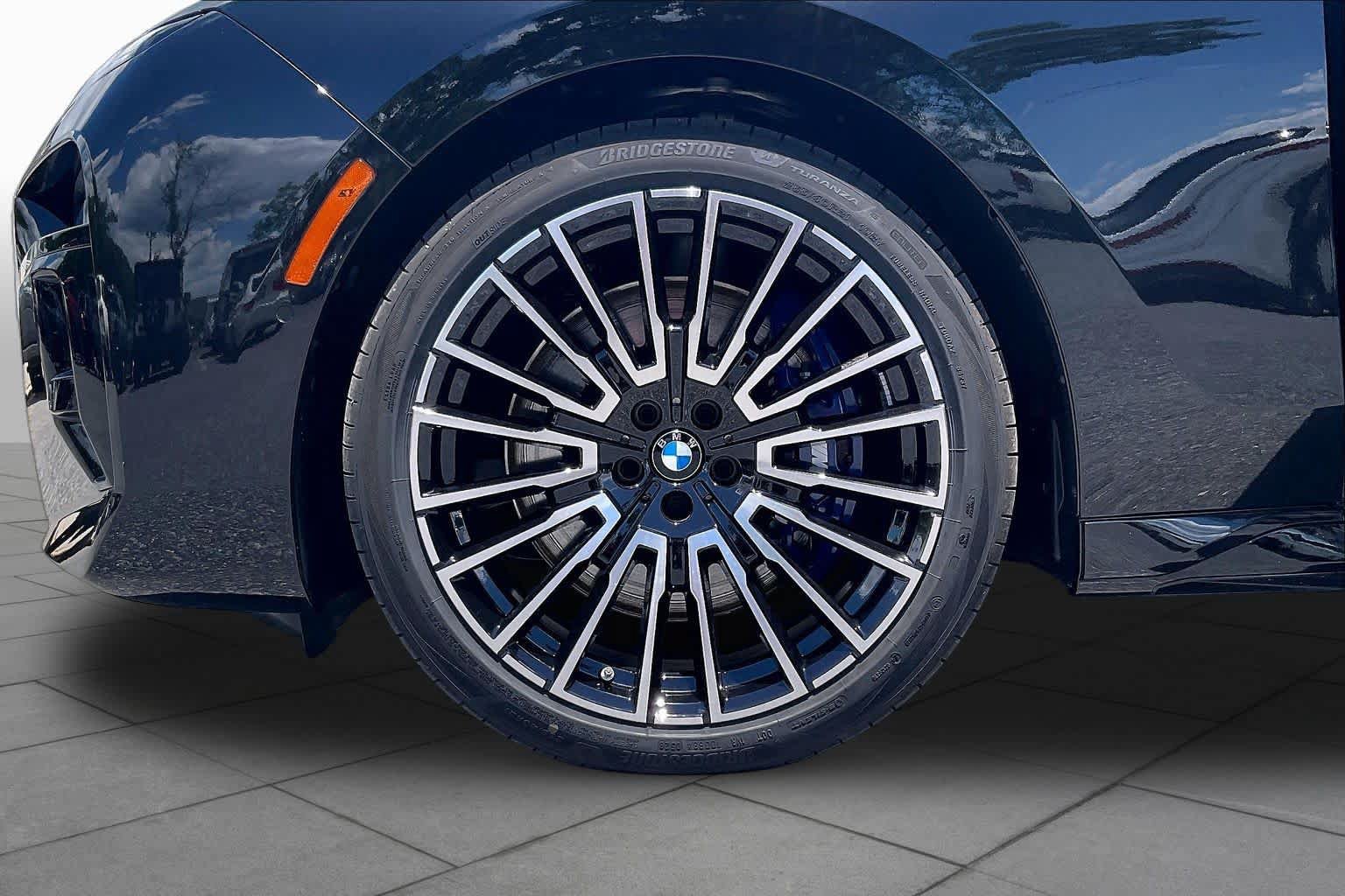 Used 2026 BMW 760i xDrive w/ Executive Package AWD/4WD image 11