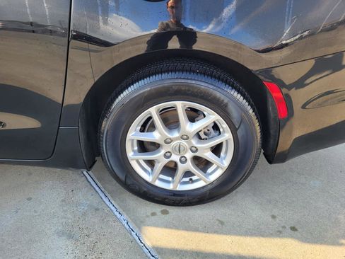 Used 2024 Chrysler Pacifica Touring-L image 22