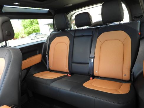 Used 2023 Land Rover Defender 90 X-Dynamic SE AWD/4WD image 40