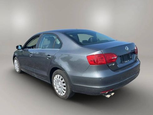 Used 2013 Volkswagen Jetta SE FWD image 5