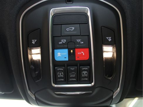 New 2025 Jeep Grand Cherokee Limited image 19