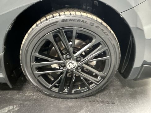 Used 2025 Toyota Camry SE image 10