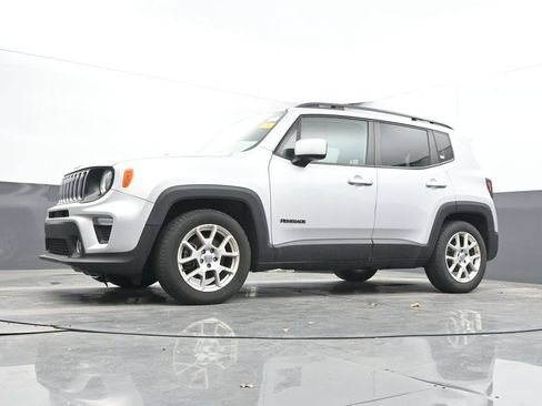 Used 2020 Jeep Renegade Latitude FWD image 27