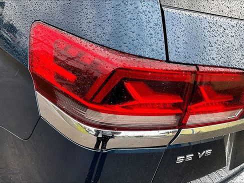 Used 2021 Volkswagen Atlas SE image 29