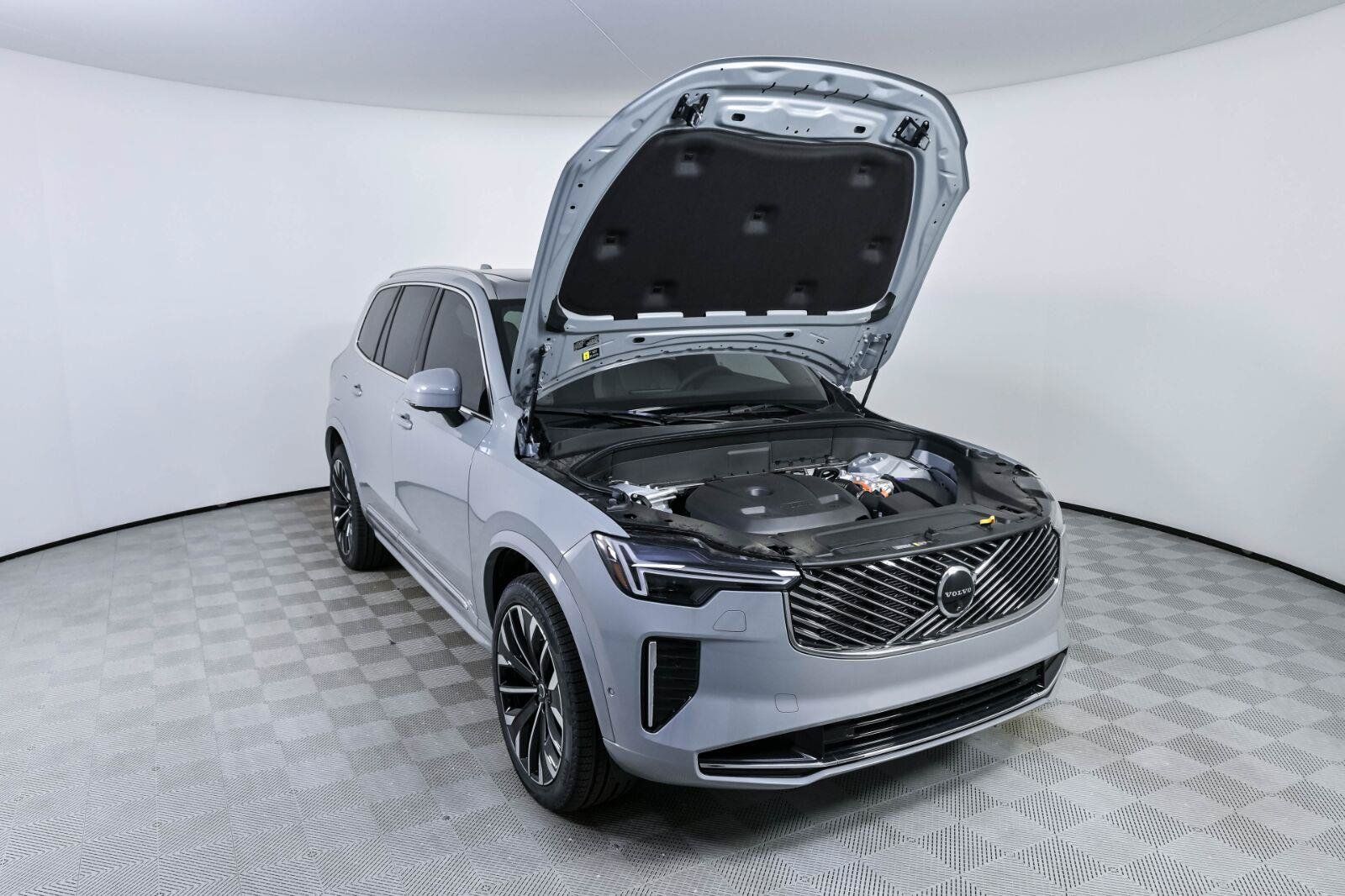 New 2026 Volvo XC90 T8 Plus w/ Protection Package Premier AWD/4WD image 33