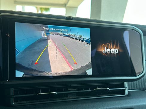 Used 2024 Jeep Wrangler Unlimited Rubicon 4xe AWD/4WD image 18