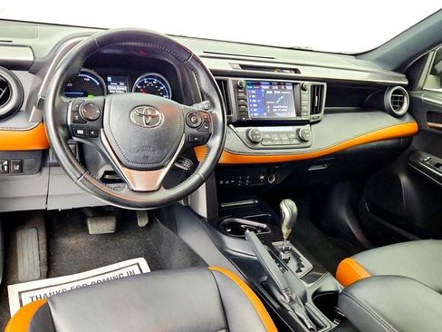 Used 2018 Toyota RAV4 SE AWD/4WD image 13