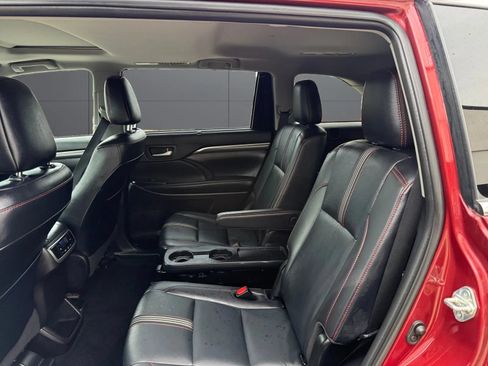 Used 2019 Toyota Highlander SE AWD/4WD image 20