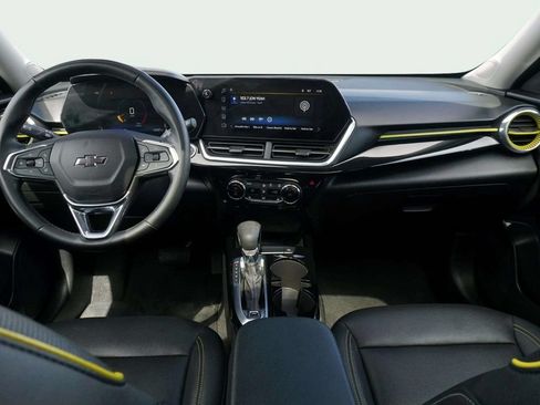 Used 2024 Chevrolet Trax ACTIV w/ Sunroof Package FWD image 19